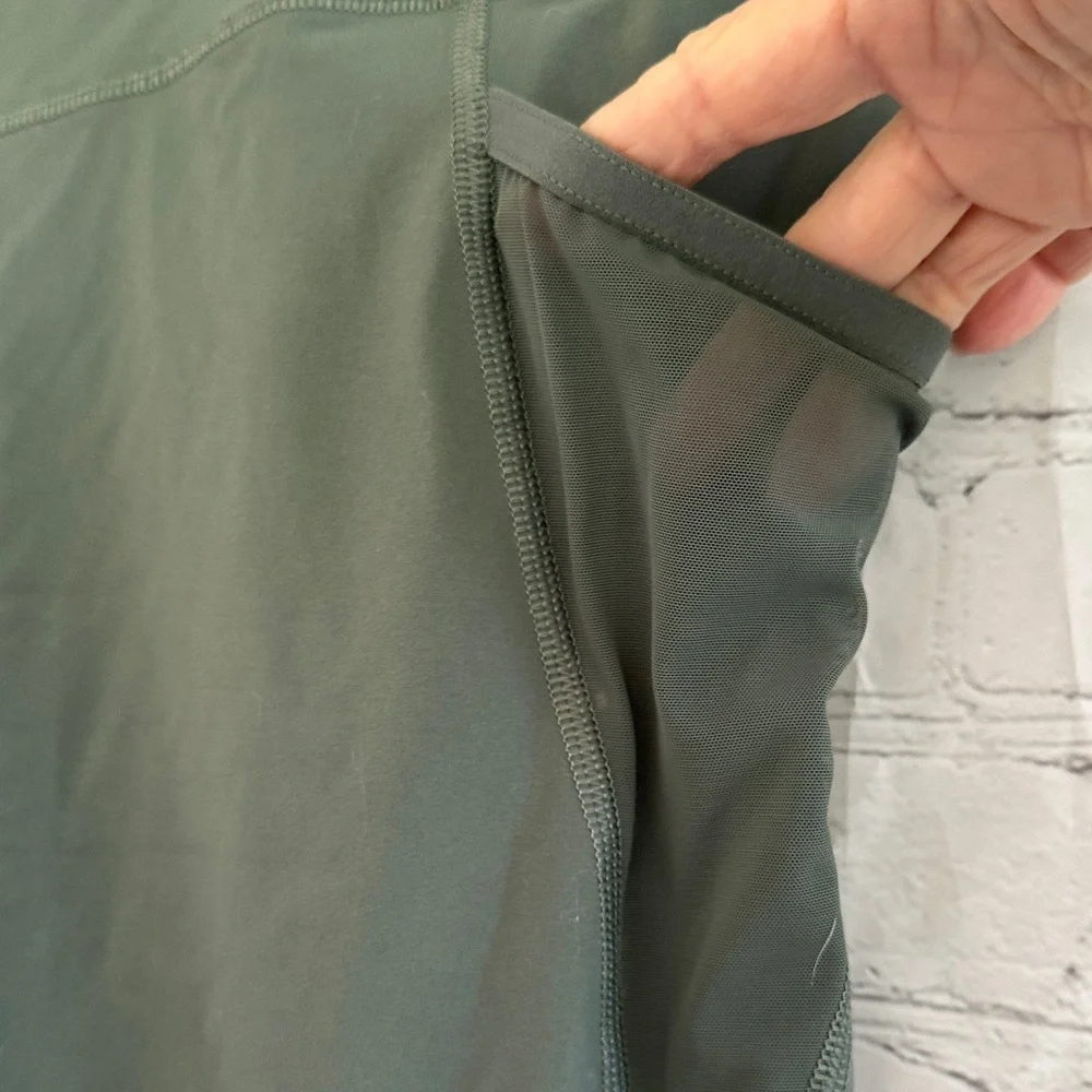 Victoria Sport High Rise Olive Green Active Leggings with mesh inserts M